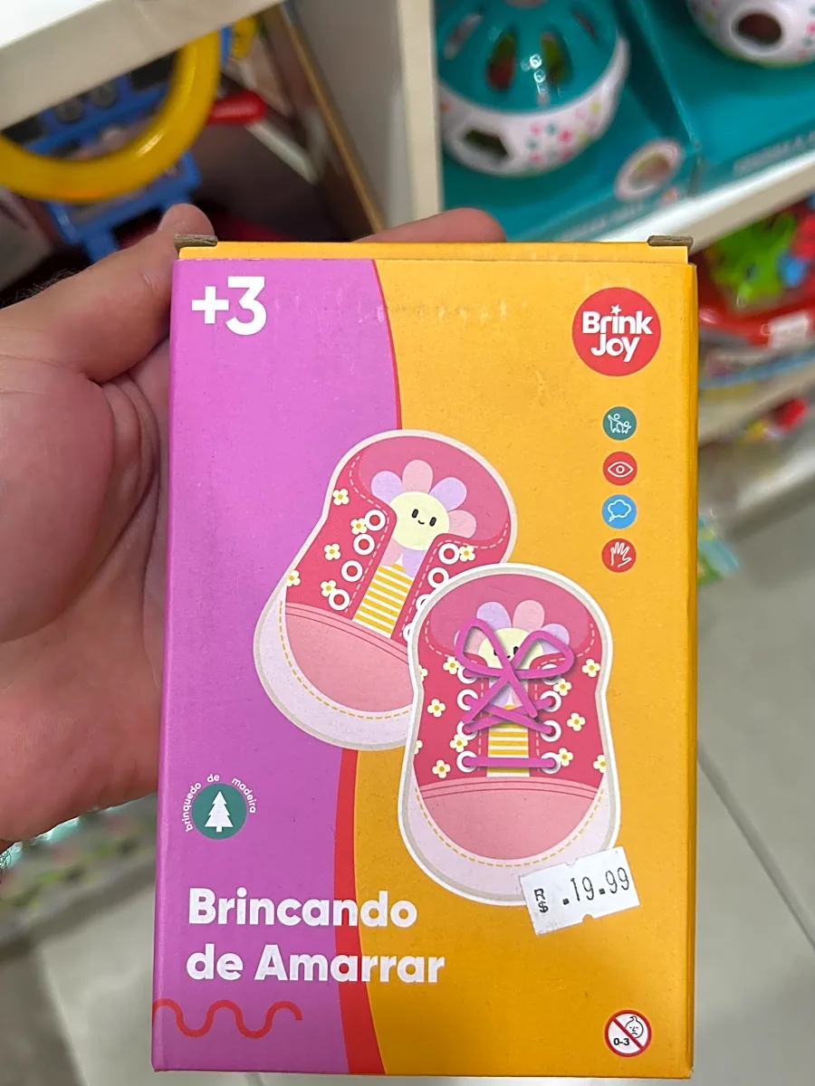 Brincando de Amarrar – Coordenação Motora em Madeira