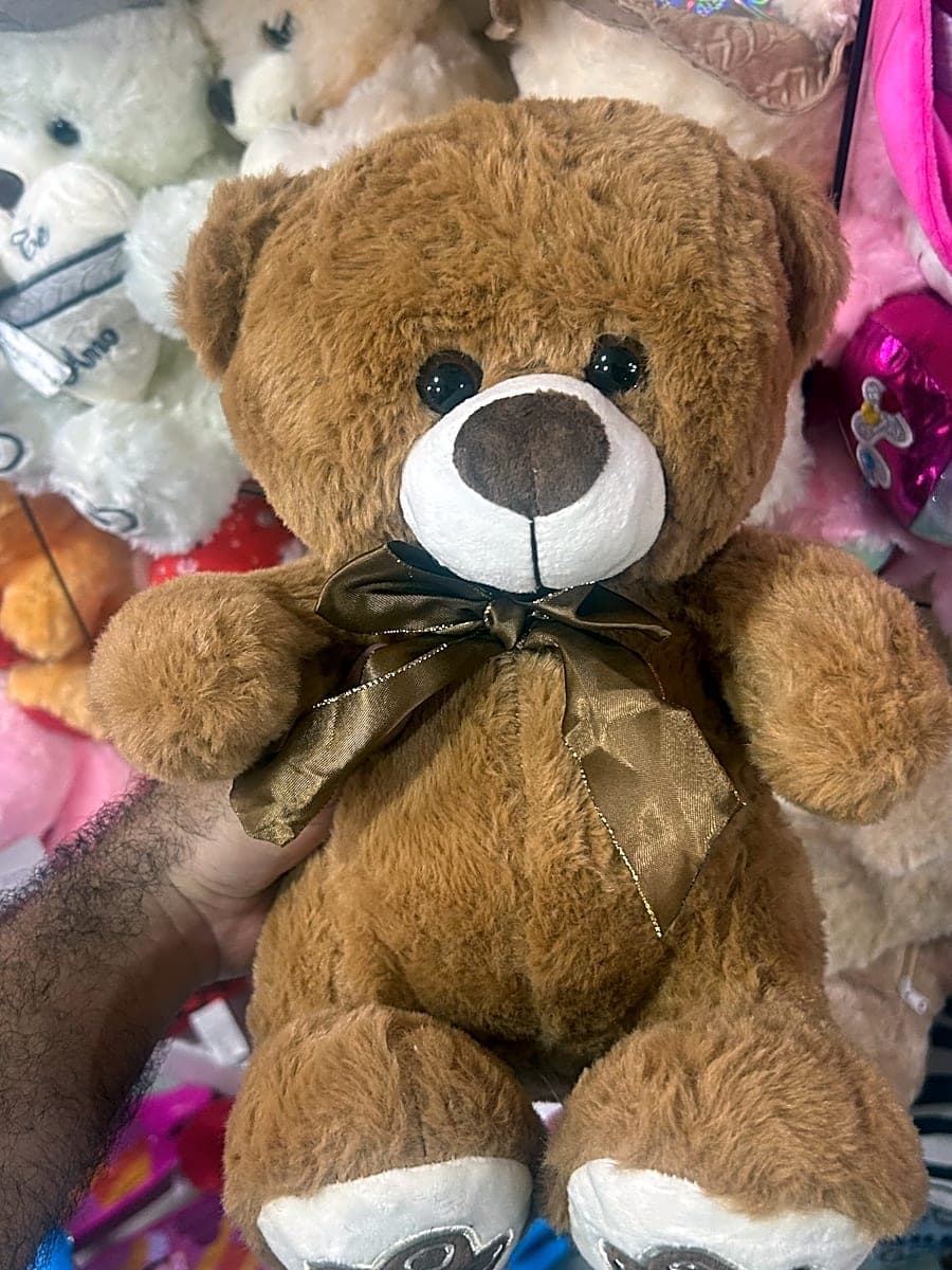 Urso de Pelúcia Marrom com Laço Premium