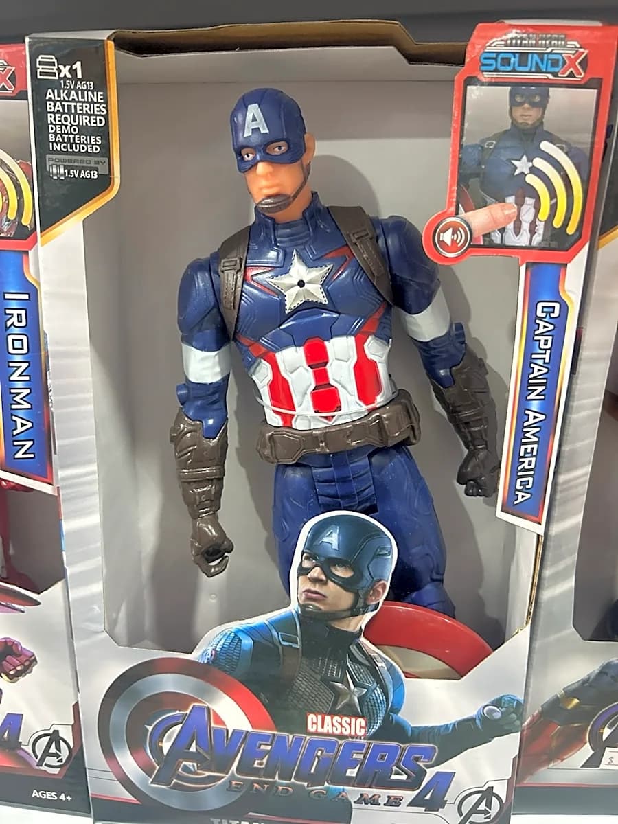 Boneco Vingadores com Som Titan Hero Tech