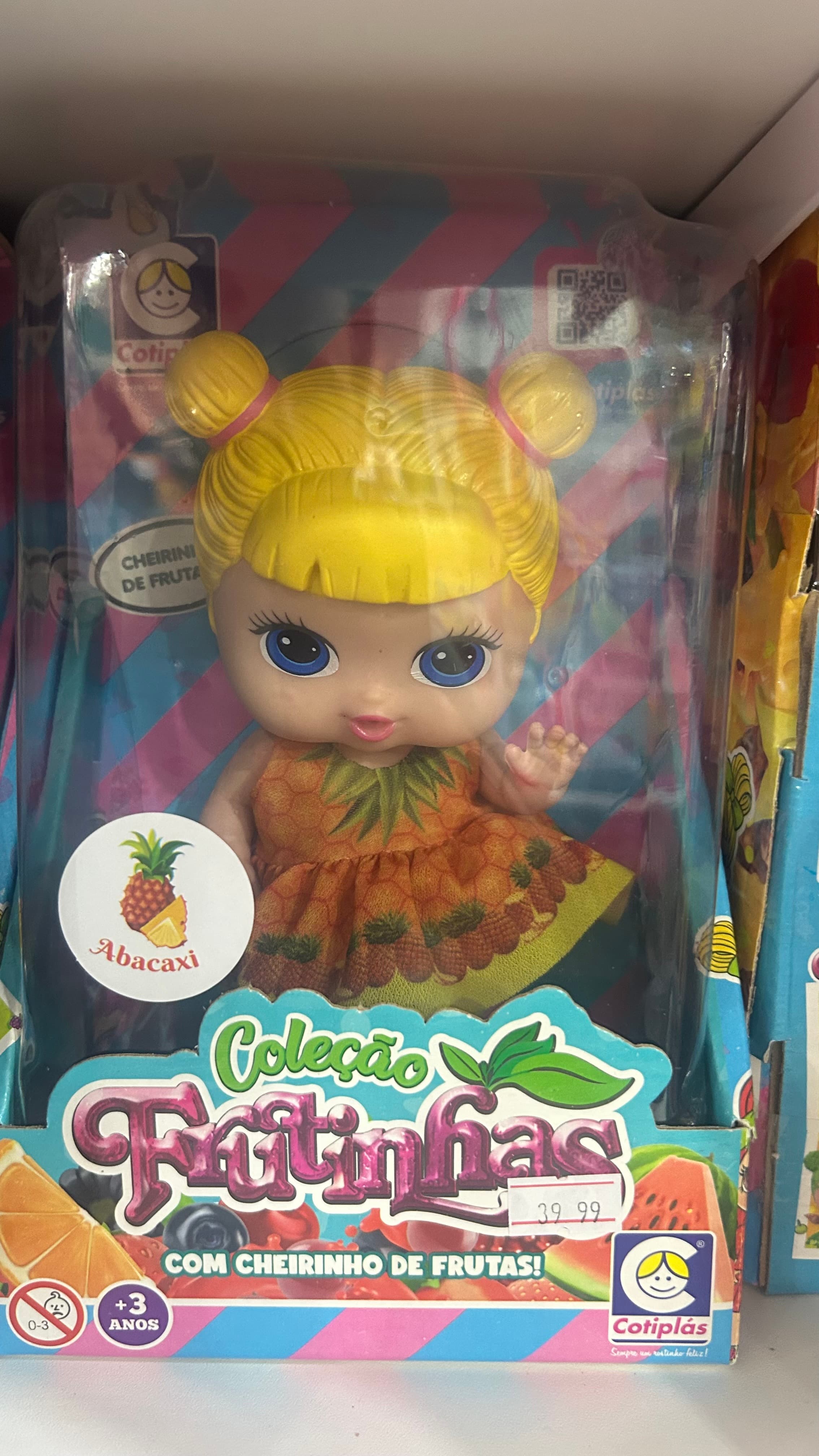 Boneca Frutinhas Abacaxi com Cheirinho de Frutas